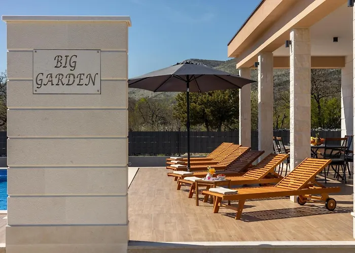 Big Garden Βίλα Primorski Dolac